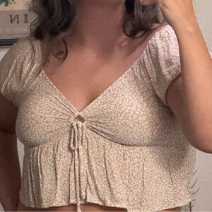 cropped shirt with leopard print pink flowy